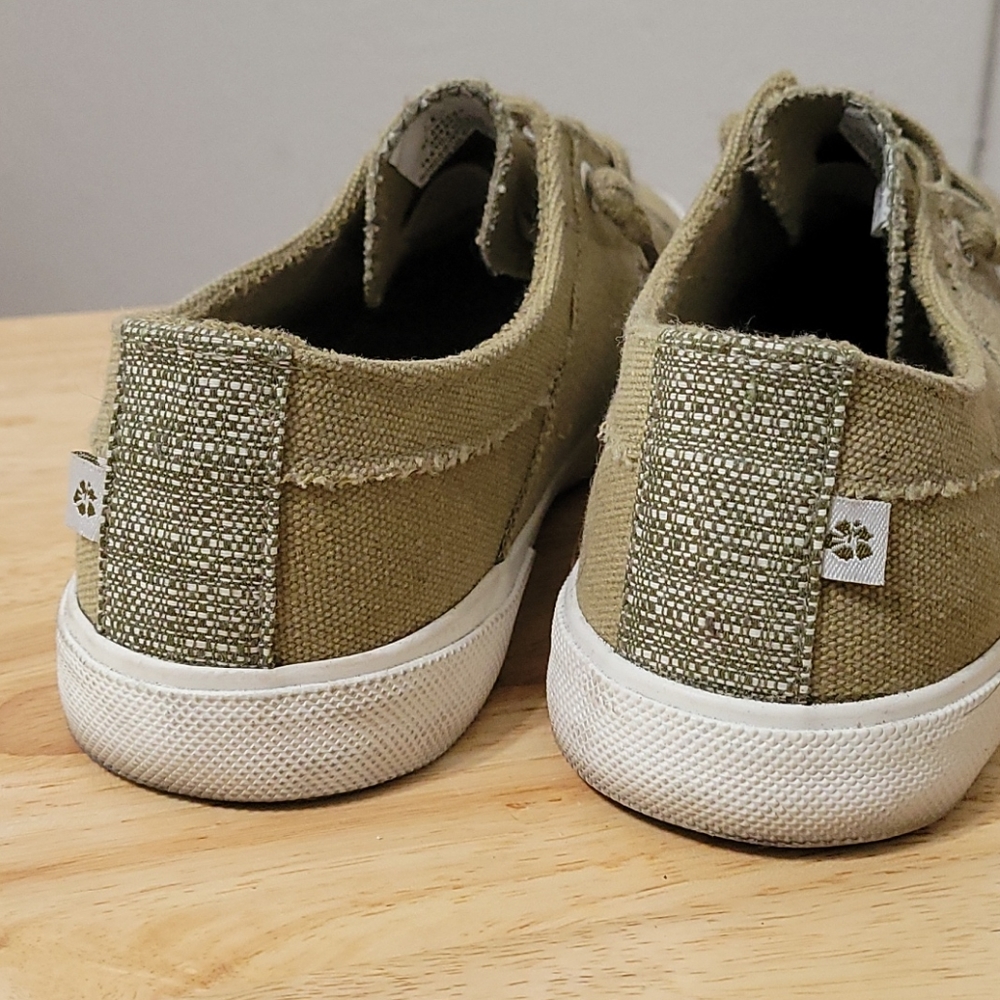 Tommy Bahama Slip On Sneakers - Picture 2 of 4